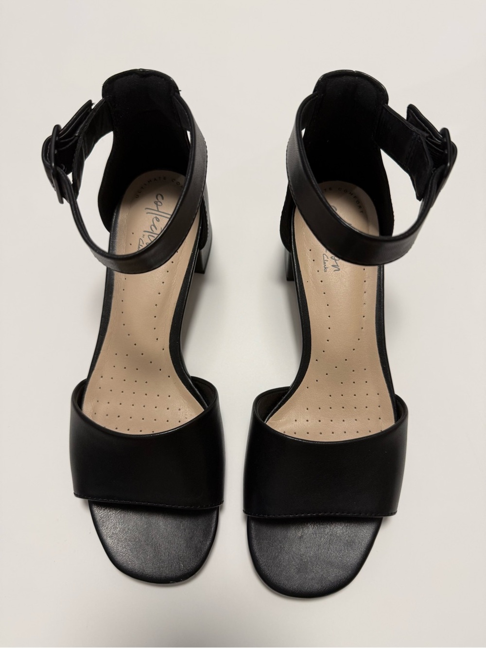 Clark’s Elisa Dedra Black Open Toe Block Heel Ankle Strap Sandal size 7